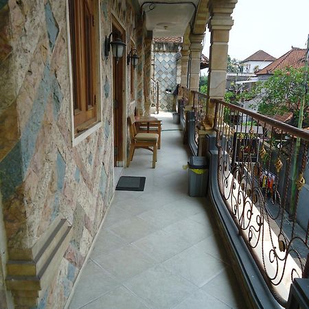 The Reinhold Guesthouse Bali Kerobokan  Exterior photo