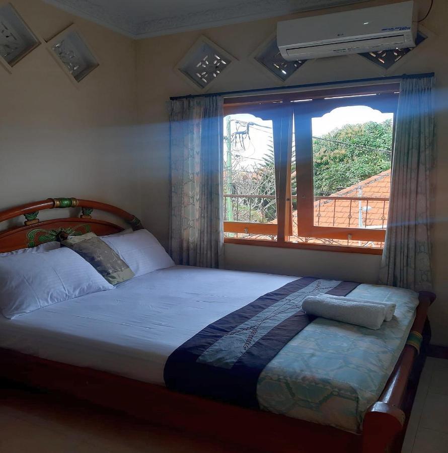 The Reinhold Guesthouse Bali Kerobokan  Exterior photo