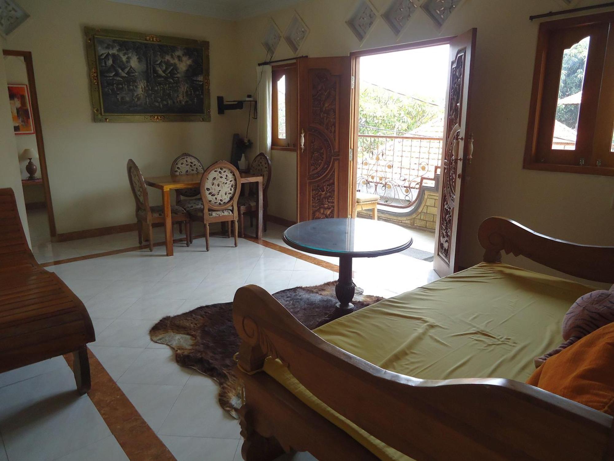 The Reinhold Guesthouse Bali Kerobokan  Exterior photo
