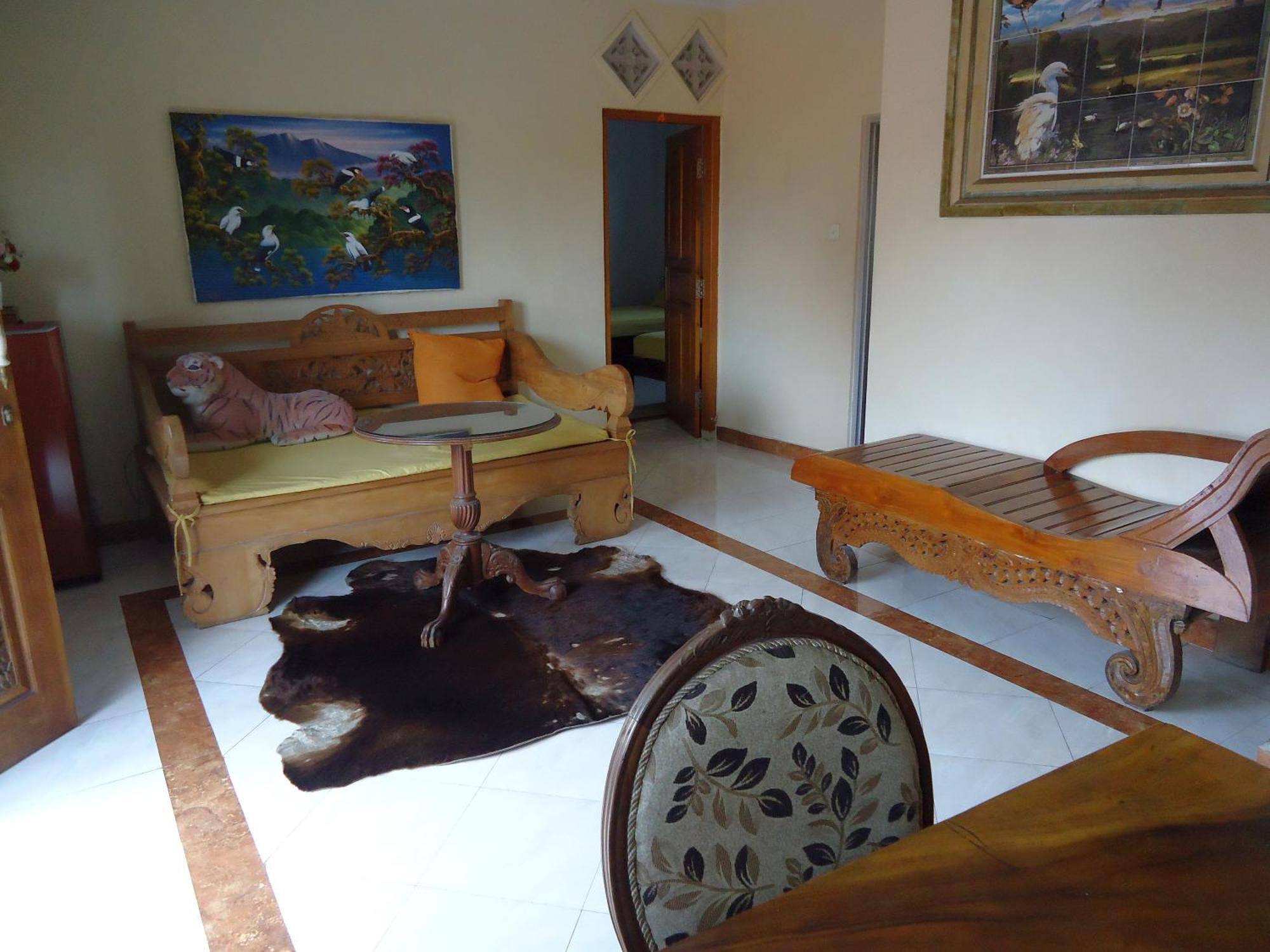 The Reinhold Guesthouse Bali Kerobokan  Exterior photo