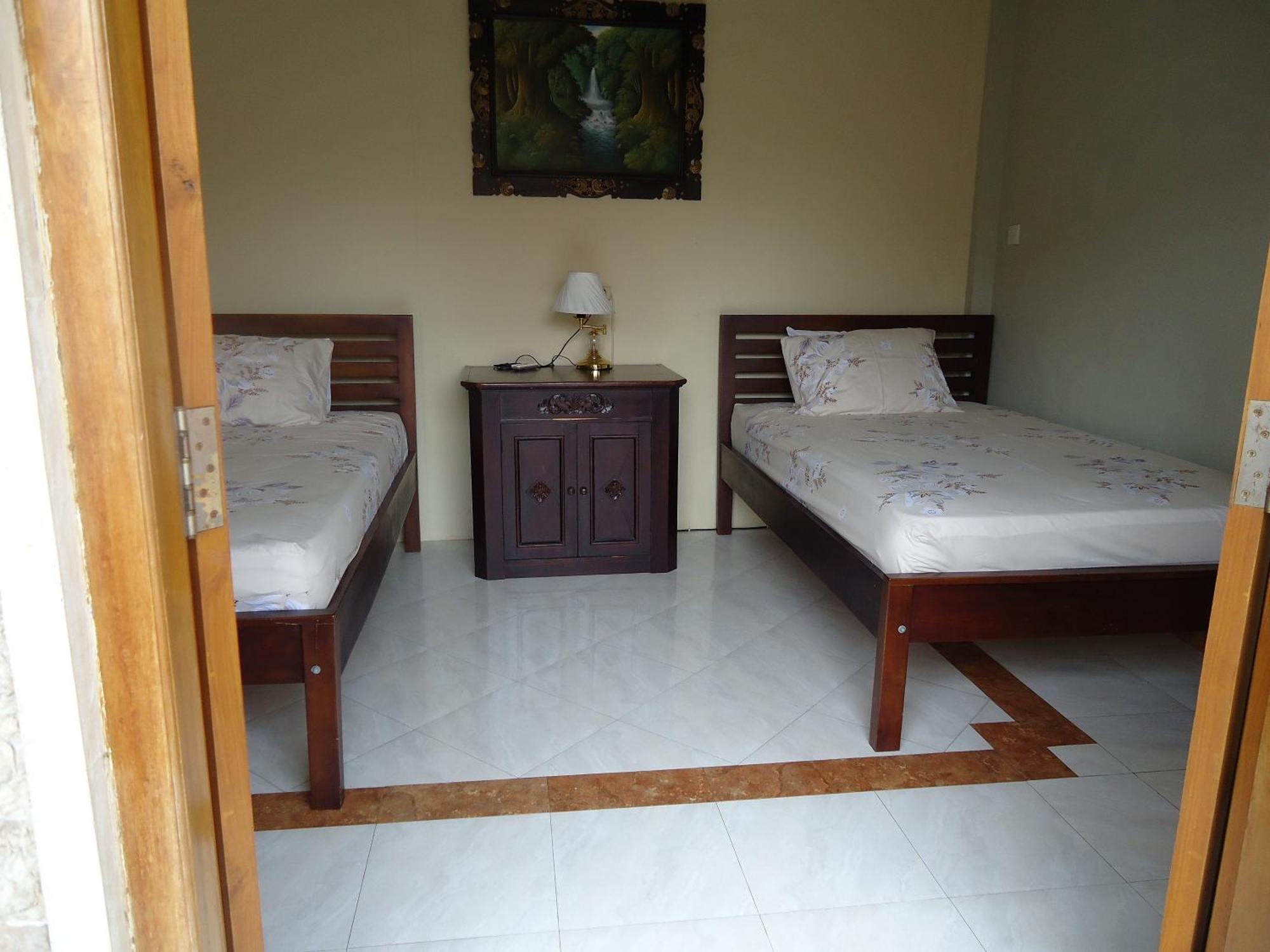 The Reinhold Guesthouse Bali Kerobokan  Exterior photo