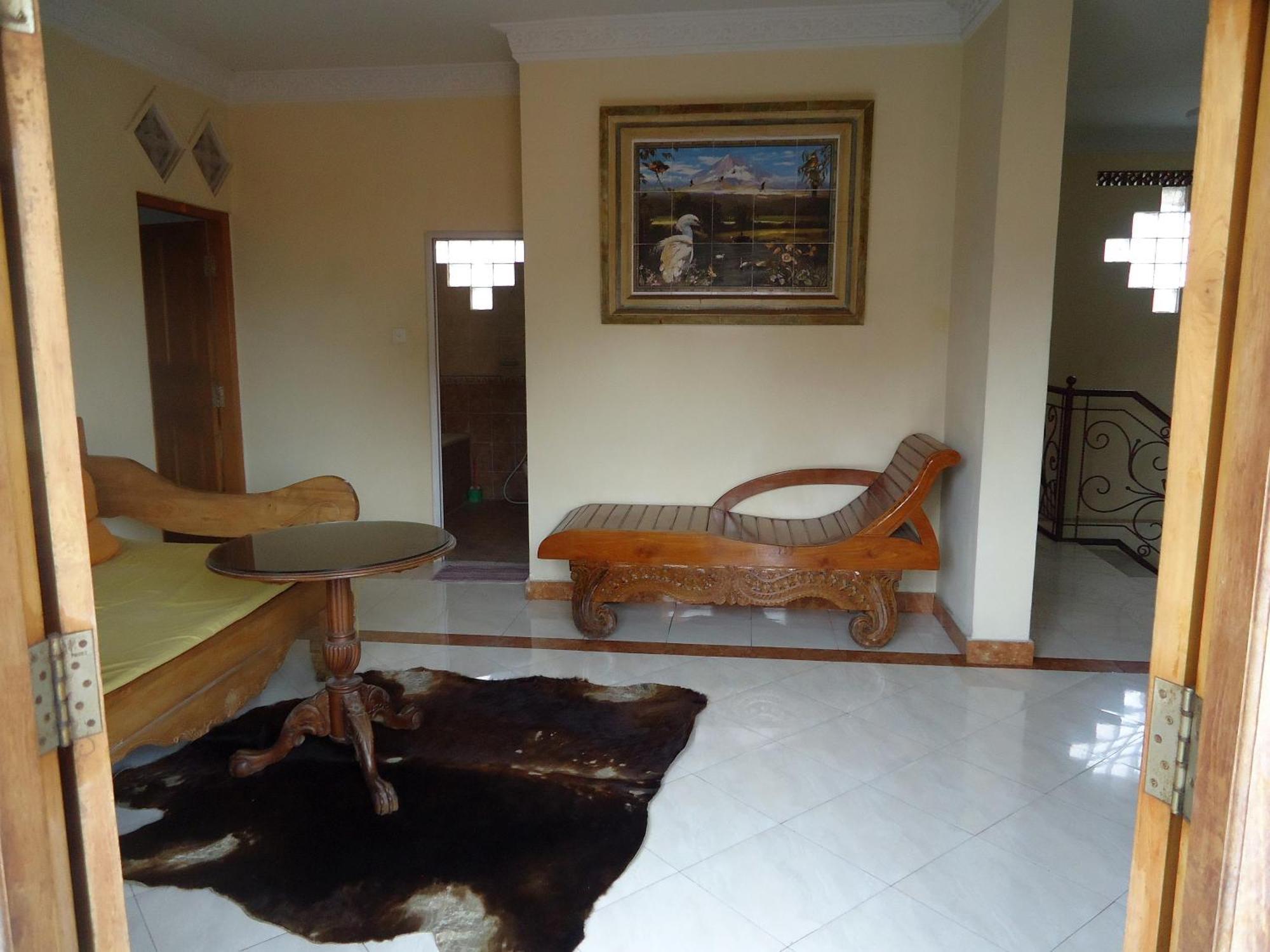 The Reinhold Guesthouse Bali Kerobokan  Exterior photo