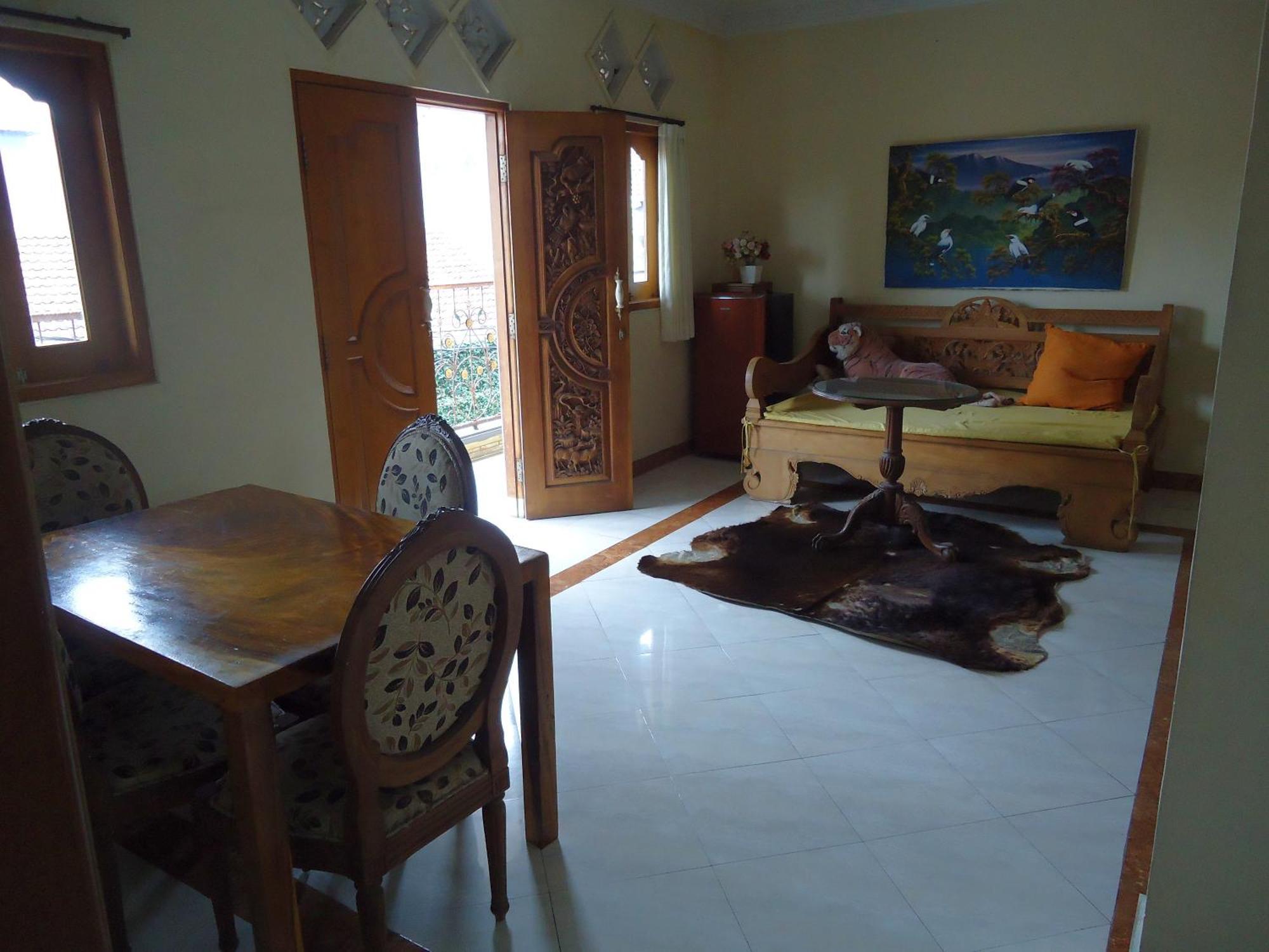 The Reinhold Guesthouse Bali Kerobokan  Exterior photo