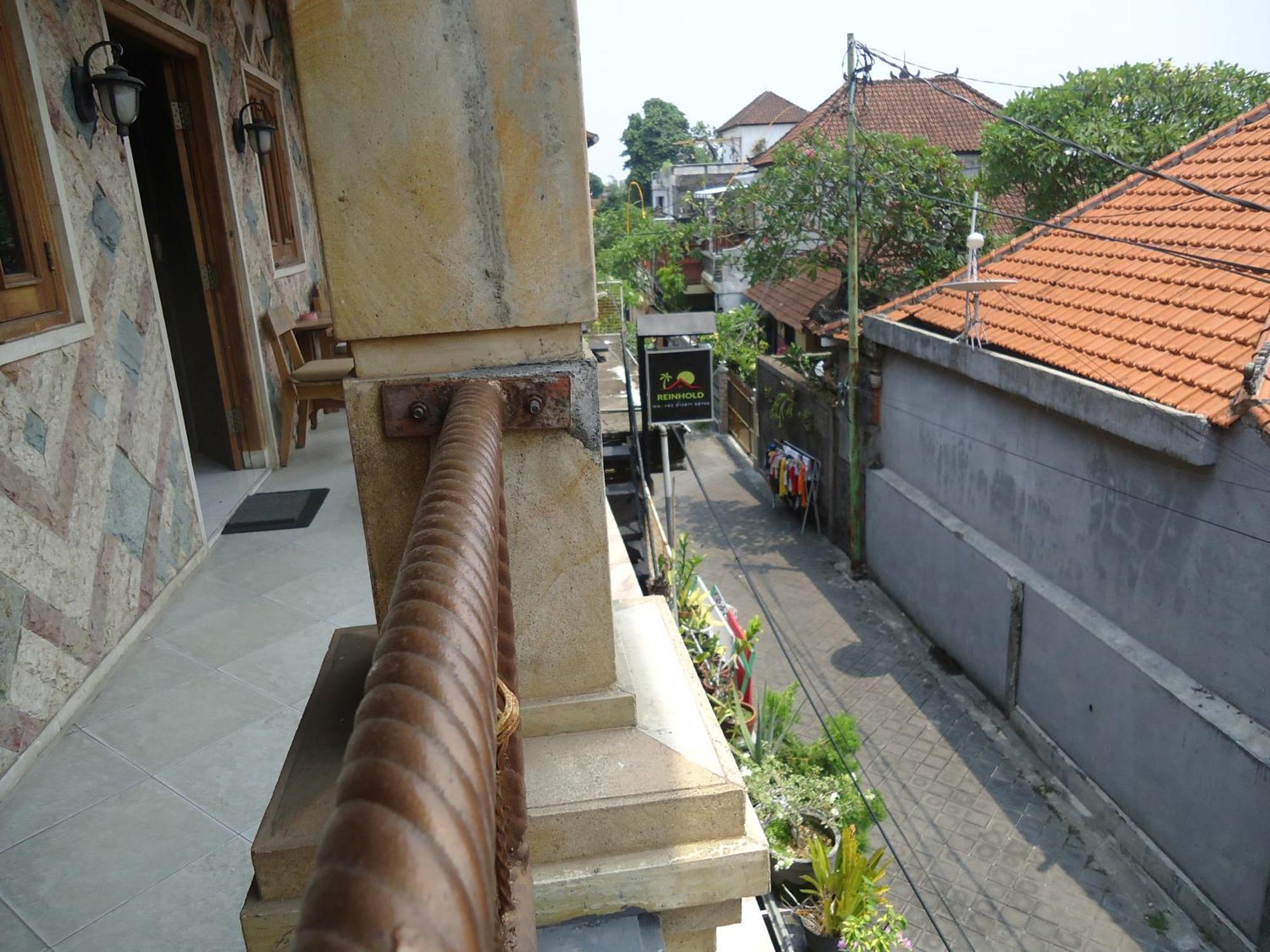 The Reinhold Guesthouse Bali Kerobokan  Exterior photo